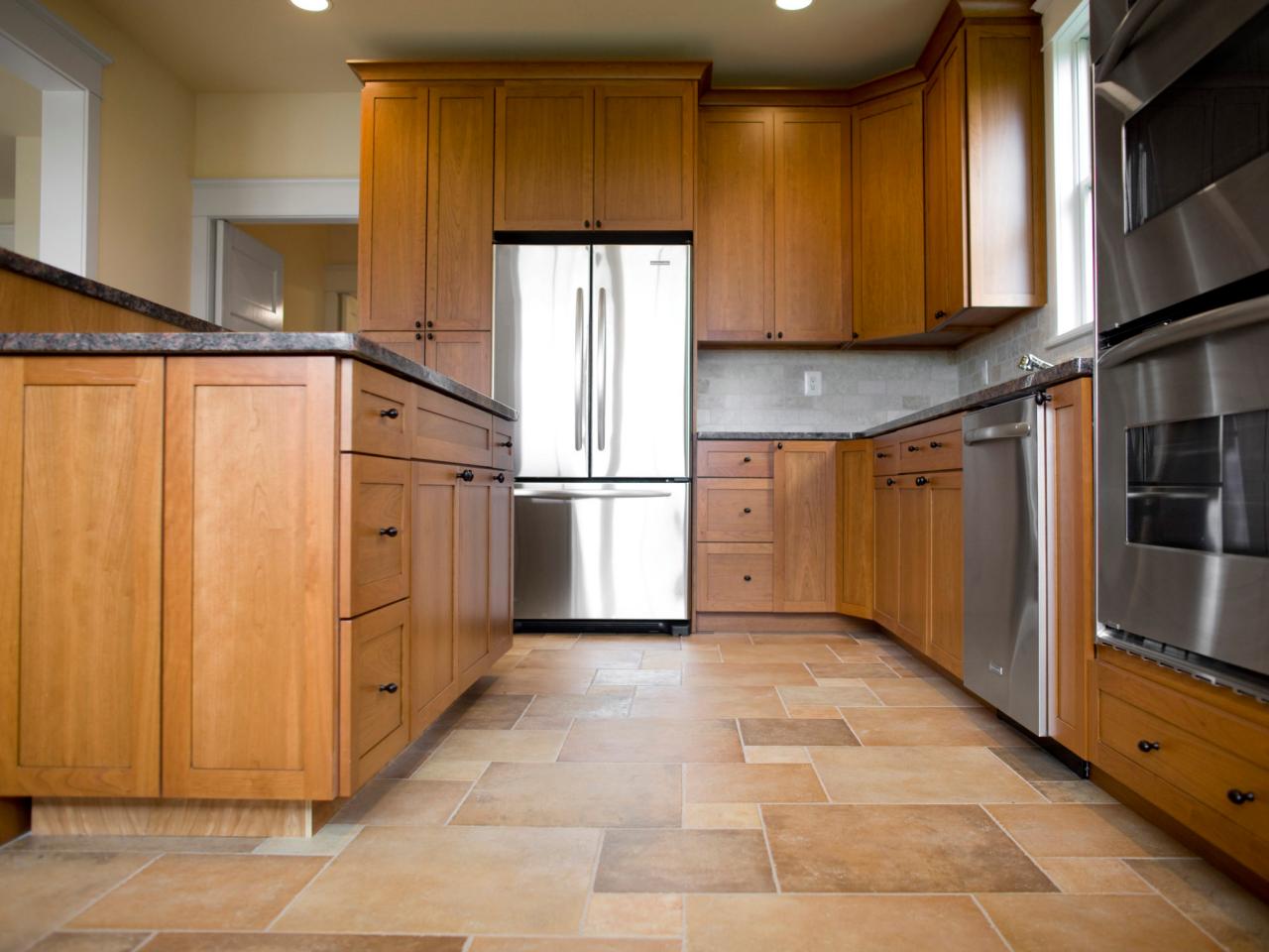 Tile kitchen flooring // sndimg.com